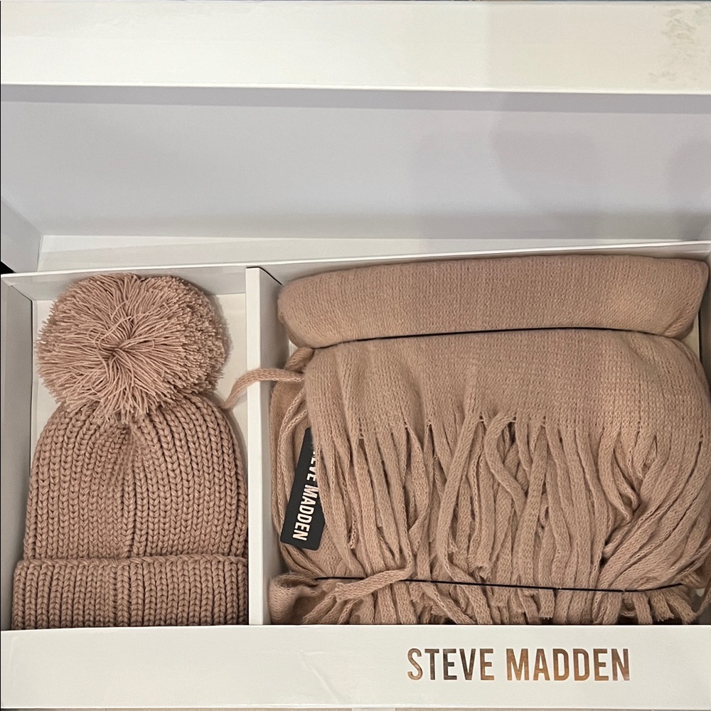 Steve Madden Blush Knit Hat and Scarf Set